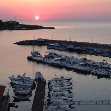 Apartment Scalo17 *